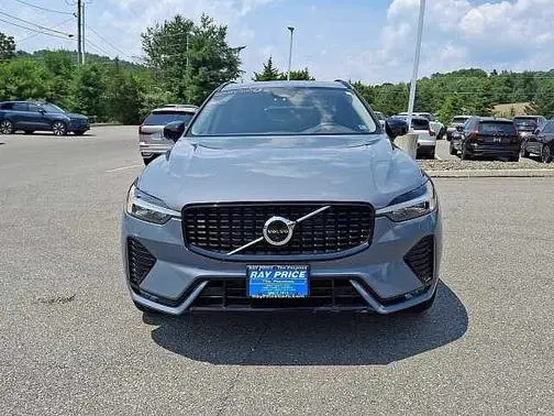 2023 Volvo XC60 Plus Dark Theme AWD photo