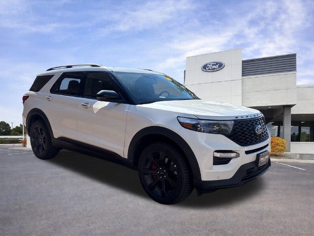 2023 Ford Explorer ST 4WD photo