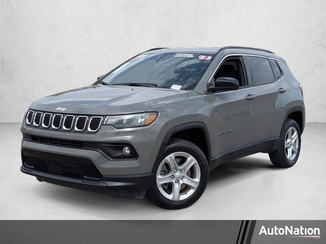 2023 Jeep Compass Latitude 4WD photo