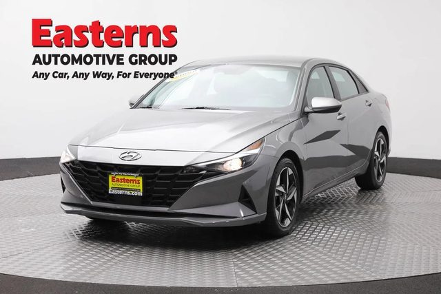 2023 Hyundai Elantra SEL FWD photo