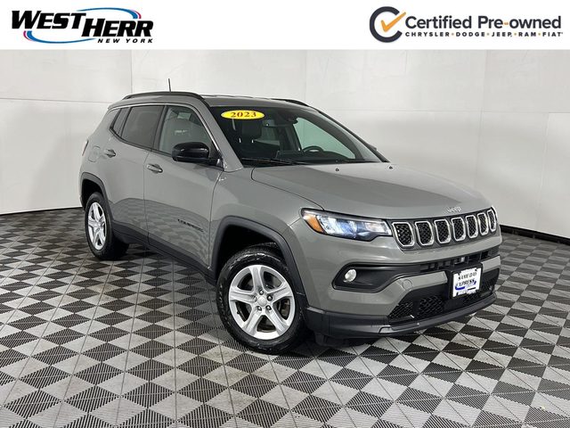 2023 Jeep Compass Latitude 4WD photo