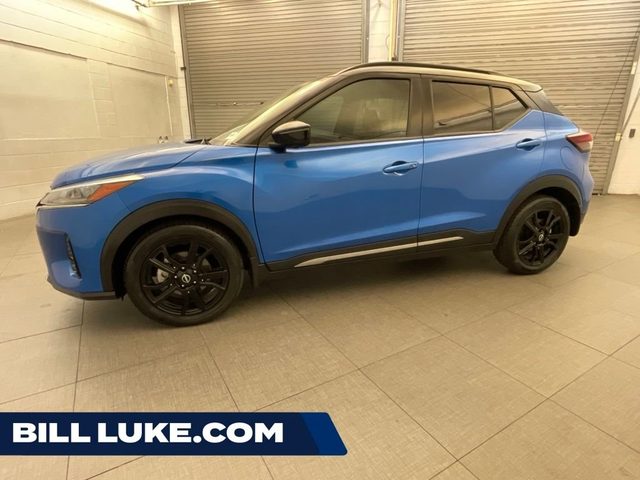 2023 Nissan Kicks SR FWD photo