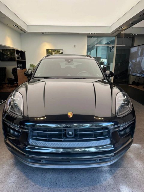2023 Porsche Macan S AWD photo