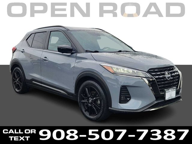 2023 Nissan Kicks SR FWD photo