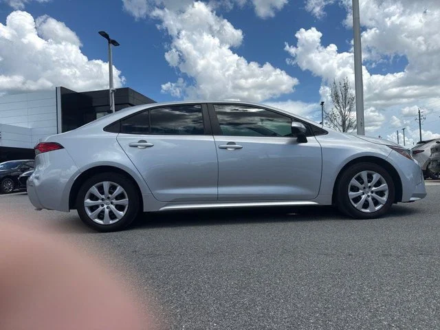 2023 Toyota Corolla LE FWD photo