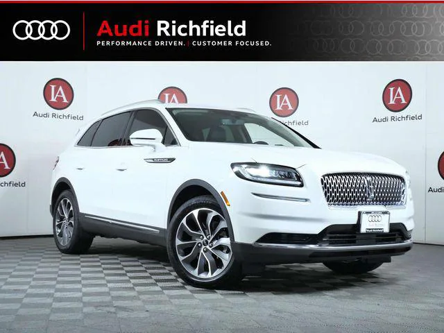 2023 Lincoln Nautilus Reserve AWD photo