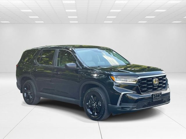 2023 Honda Pilot LX FWD photo