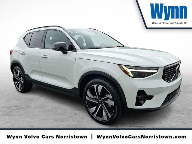 2023 Volvo XC40 Ultimate Dark Theme AWD photo