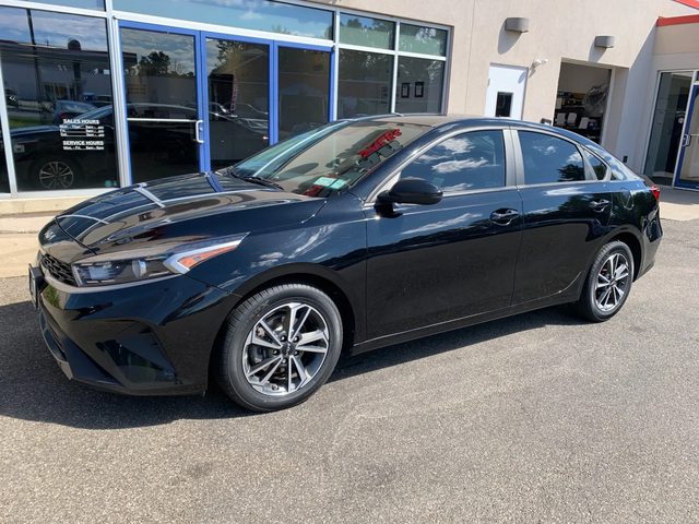 2023 Kia Forte LXS FWD photo