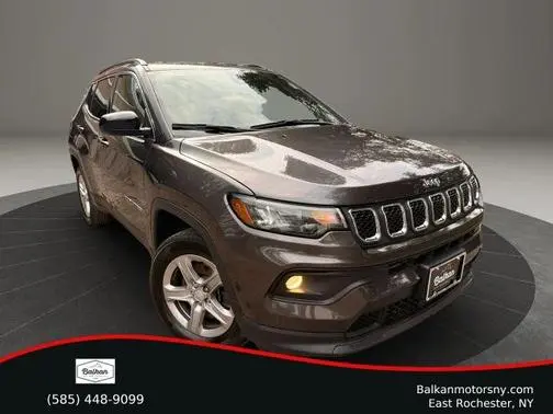 2023 Jeep Compass Latitude 4WD photo