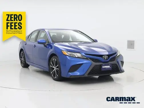 2020 Toyota Camry SE FWD photo