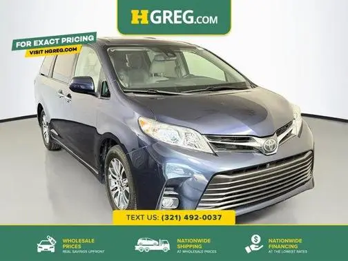 2020 Toyota Sienna XLE FWD photo