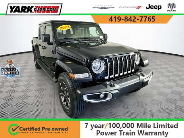 2023 Jeep Gladiator Overland 4WD photo