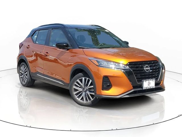 2023 Nissan Kicks SR FWD photo