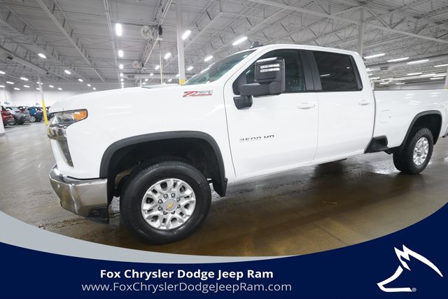 2023 Chevrolet Silverado 3500HD LT 4WD photo