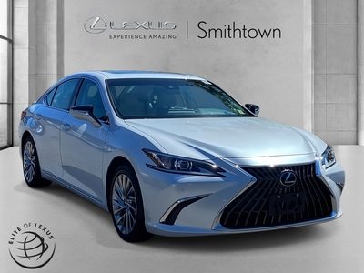 2023 Lexus ES ES 300h Luxury FWD photo