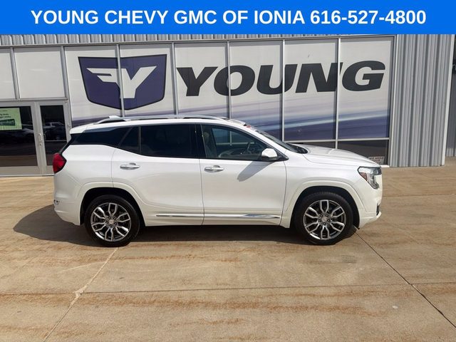 2023 GMC Terrain Denali AWD photo