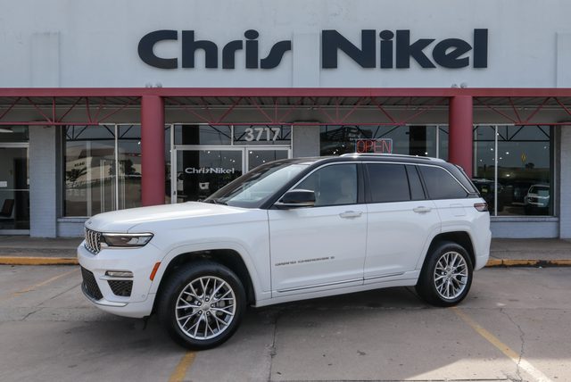2023 Jeep Grand Cherokee Summit 4WD photo