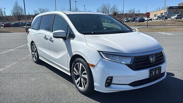 2023 Honda Odyssey Touring FWD photo
