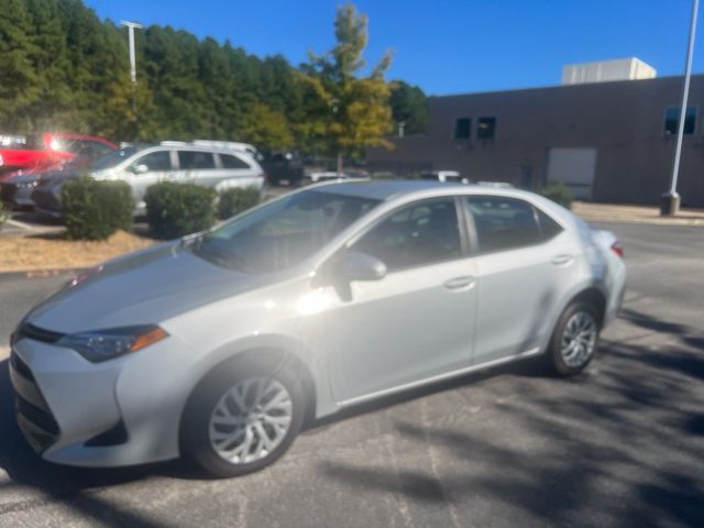 2018 Toyota Corolla LE FWD photo