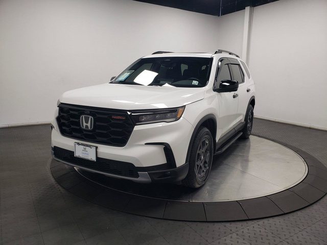 2023 Honda Pilot TrailSport AWD photo