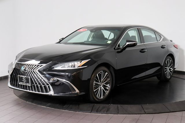2023 Lexus ES ES 300h FWD photo