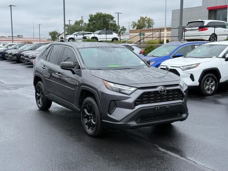2023 Toyota RAV4 LE AWD photo