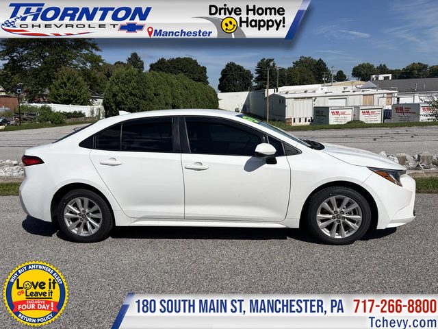 2023 Toyota Corolla LE FWD photo