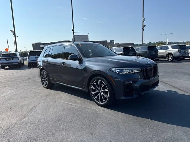 2021 BMW X7 M50i AWD photo