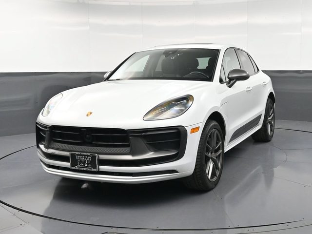2023 Porsche Macan T AWD photo