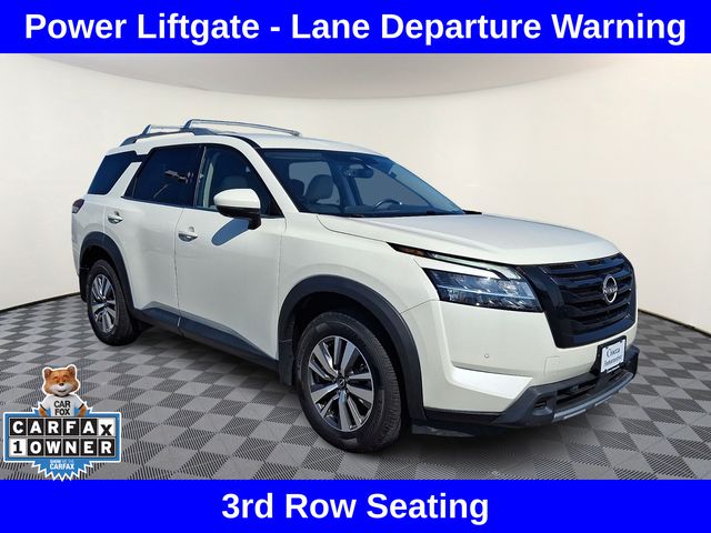 2023 Nissan Pathfinder SL 4WD photo