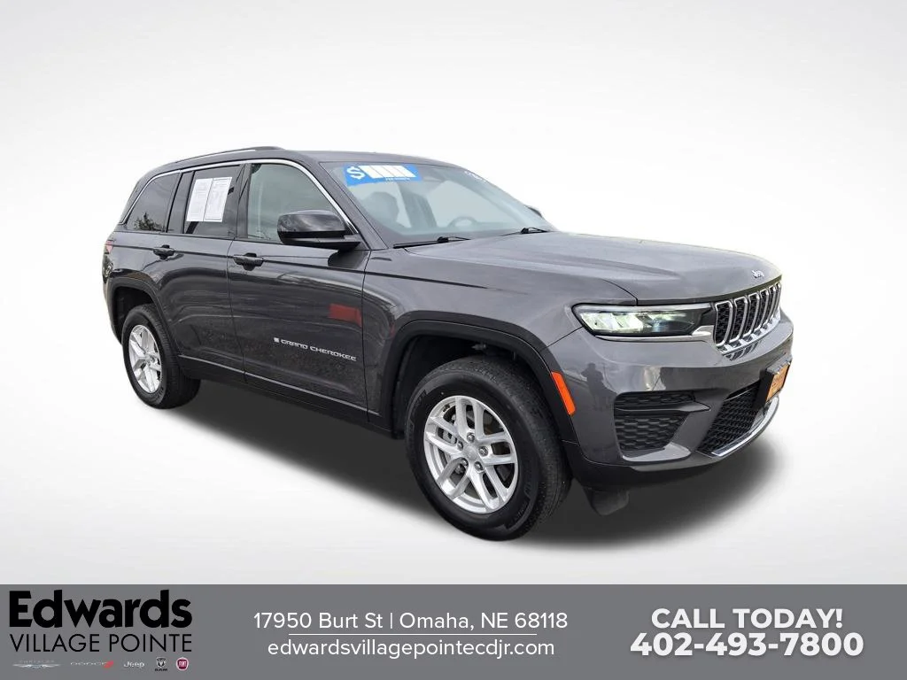 2023 Jeep Grand Cherokee Laredo 4WD photo