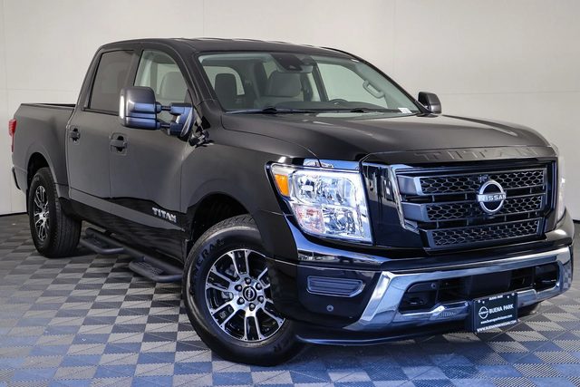 2023 Nissan Titan SV RWD photo