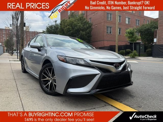 2021 Toyota Camry SE FWD photo