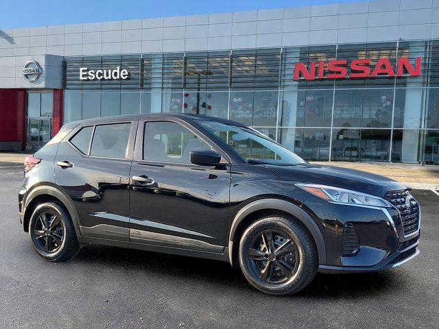 2023 Nissan Kicks S FWD photo