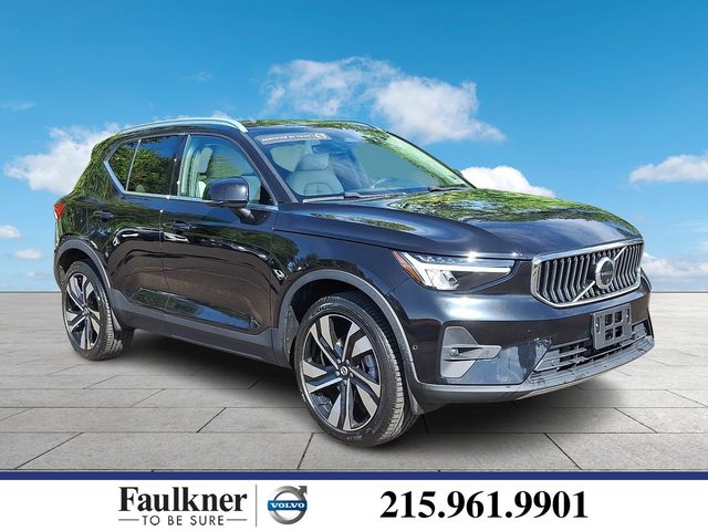 2023 Volvo XC40 Plus Bright Theme AWD photo