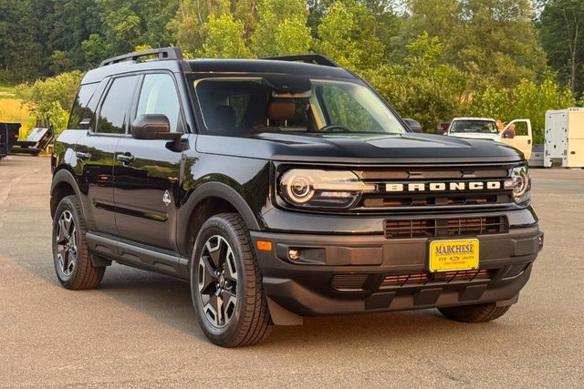2023 Ford Bronco Sport Outer Banks 4WD photo