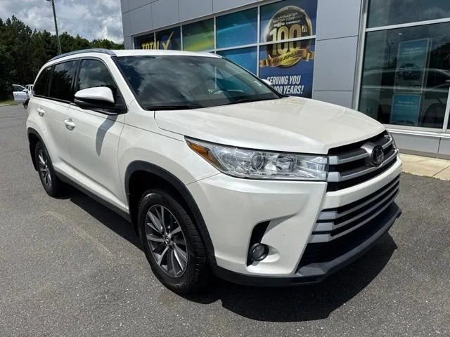 2019 Toyota Highlander SE AWD photo