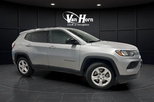 2023 Jeep Compass Latitude 4WD photo