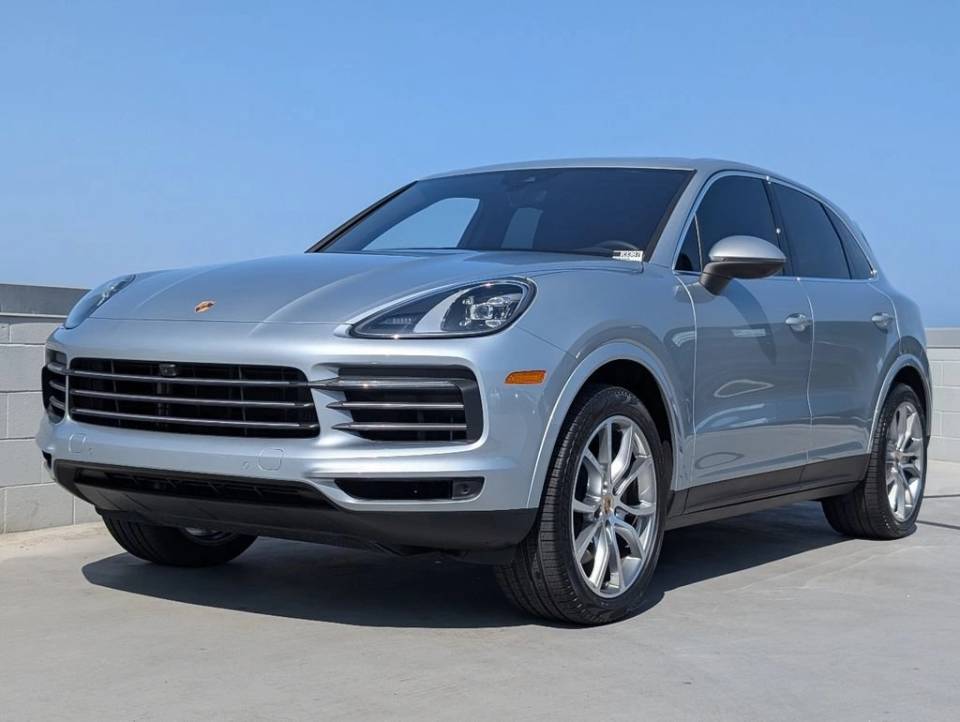 2023 Porsche Cayenne  AWD photo