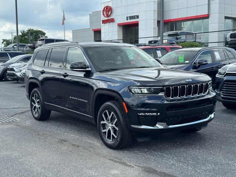 2023 Jeep Grand Cherokee L Limited 4WD photo