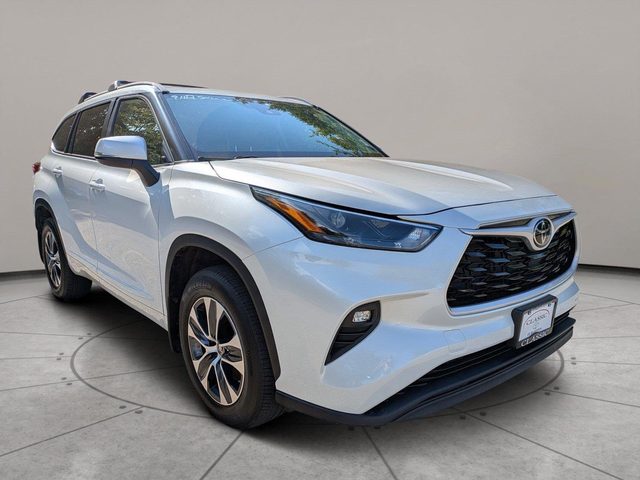 2023 Toyota Highlander XLE AWD photo