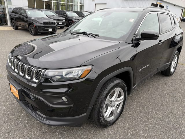 2023 Jeep Compass Latitude 4WD photo