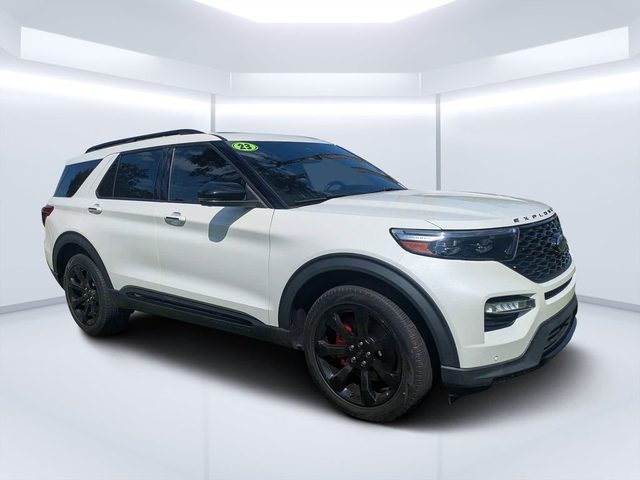 2023 Ford Explorer ST 4WD photo