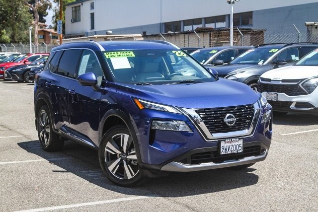 2023 Nissan Rogue SL FWD photo