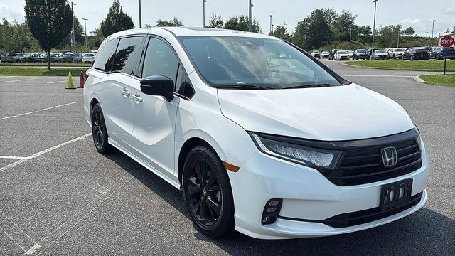 2023 Honda Odyssey Sport FWD photo