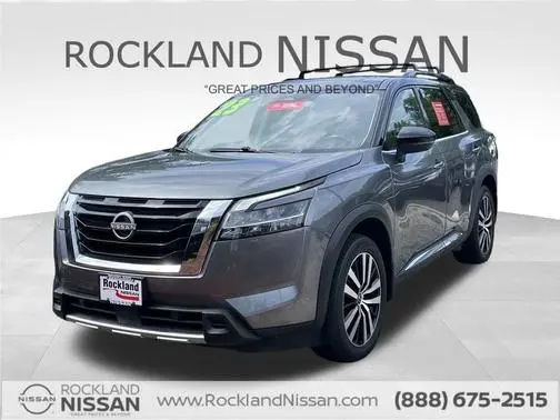 2023 Nissan Pathfinder Platinum 4WD photo