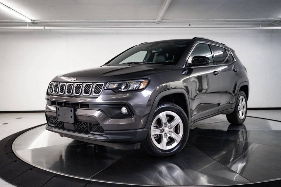 2023 Jeep Compass Latitude 4WD photo