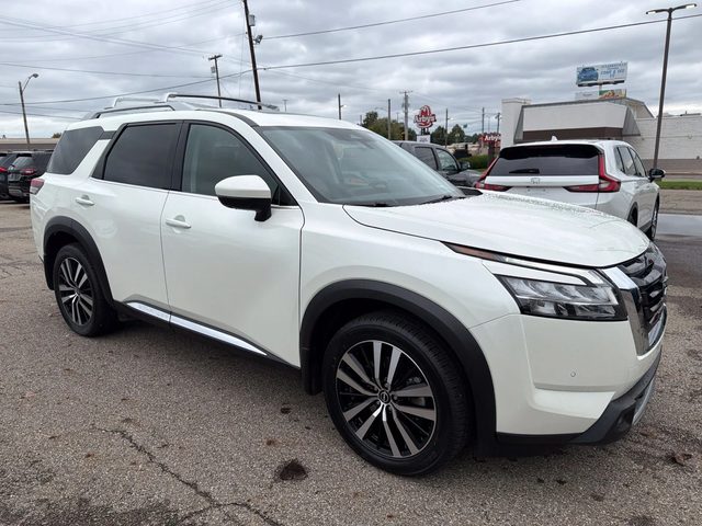 2023 Nissan Pathfinder Platinum 4WD photo