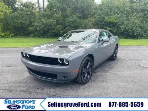 2023 Dodge Challenger SXT AWD photo